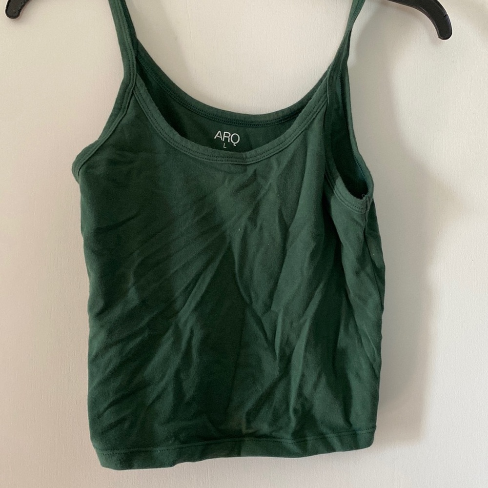 ARQ green crop tank - like new